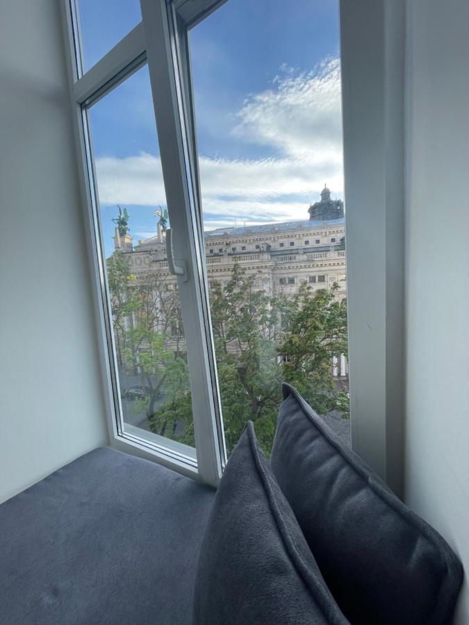 Apartment With The View Of The Opera House Львів Екстер'єр фото